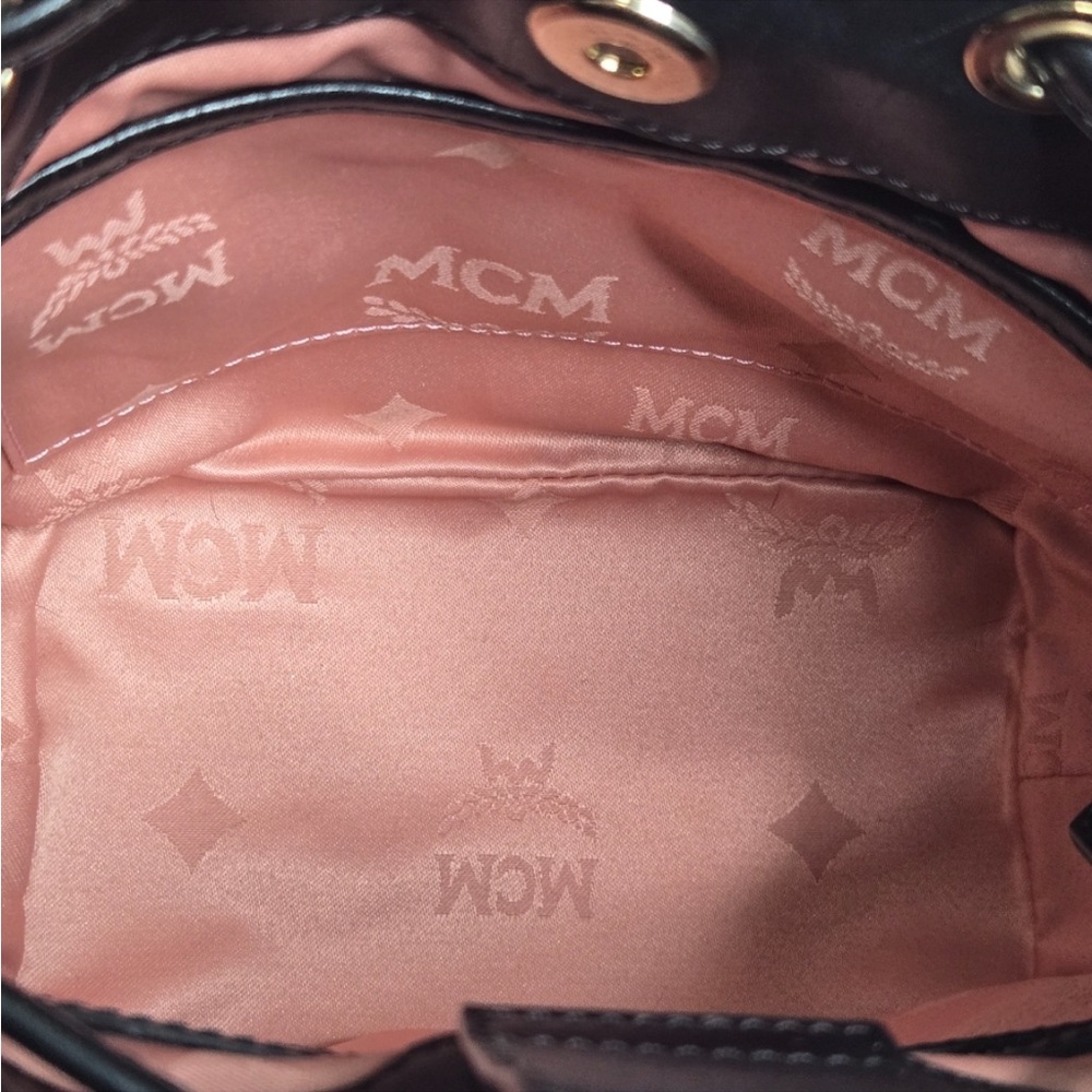 MCM Dessau Drawstring Bag in Visetos - Picture 10 of 10